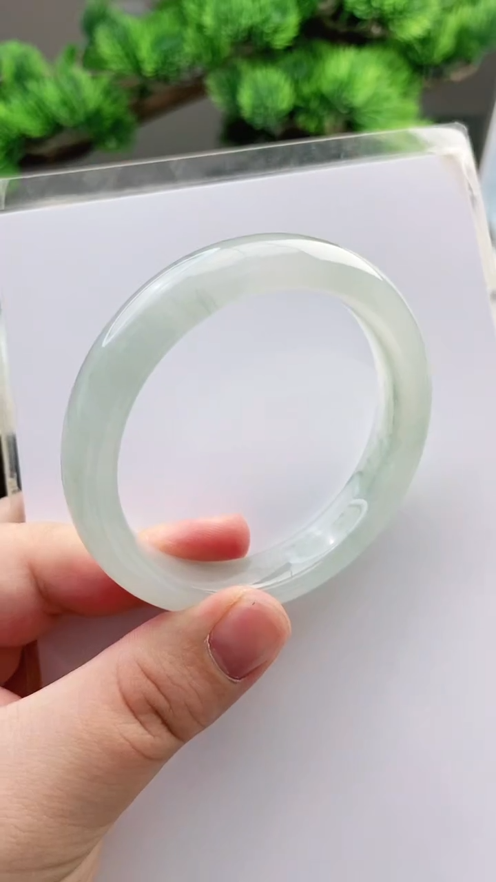 【闪购商品】石英质玉手镯未镶嵌54