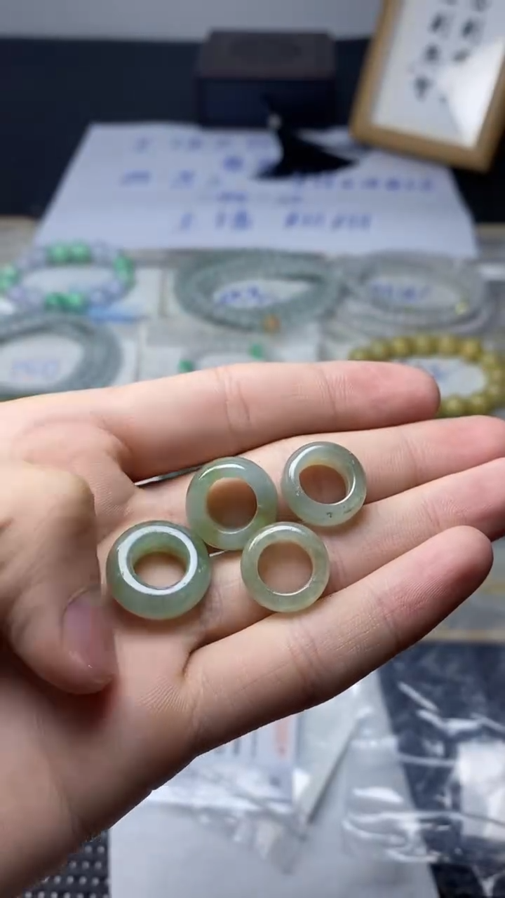未镶嵌定制翡翠翡翠