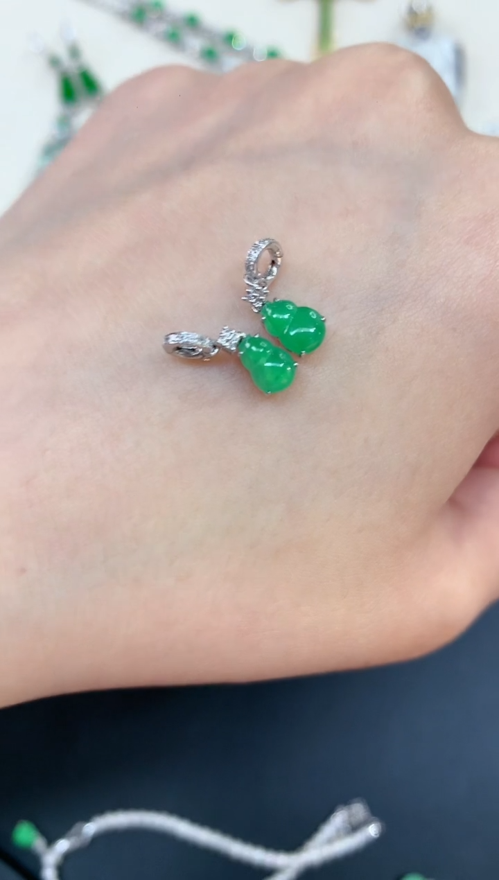 【闪购商品】翡翠吊坠(不含链)18K金镶嵌A916|980|(多样性发)