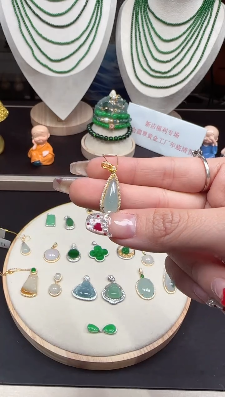 【闪购商品】翡翠颈饰银S925镶嵌99999999999