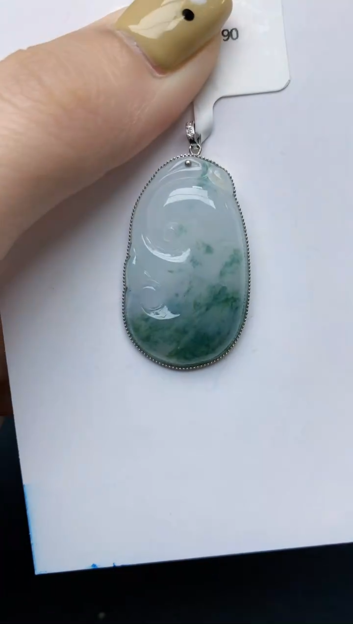 翡翠18K金镶嵌颈饰天然翡翠A货