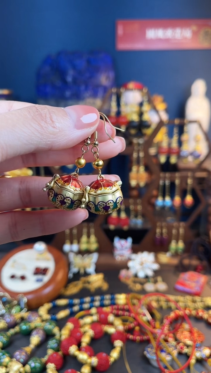 【闪购商品】柿柿如意珐琅耳钩
