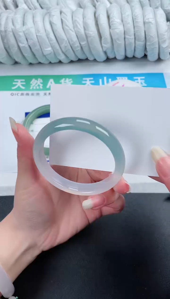 【闪购商品】石英质玉手镯未镶嵌356-56.3