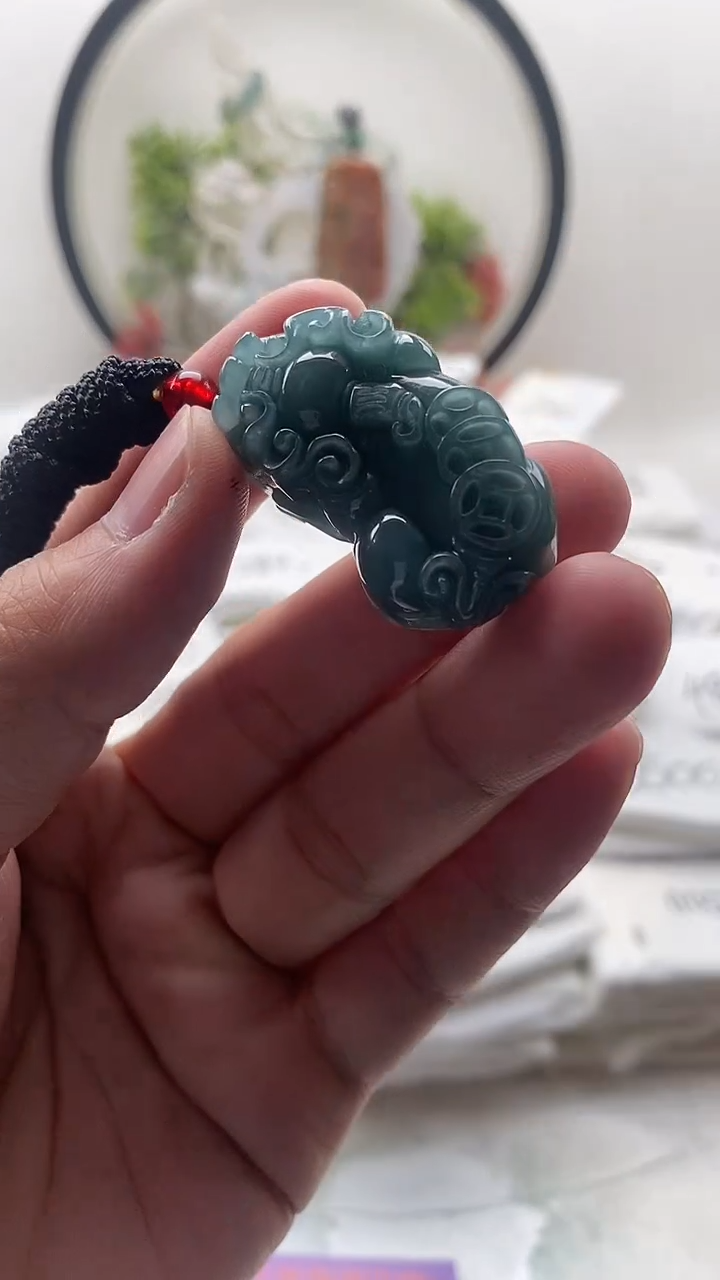 颈饰未镶嵌翡翠貔貅