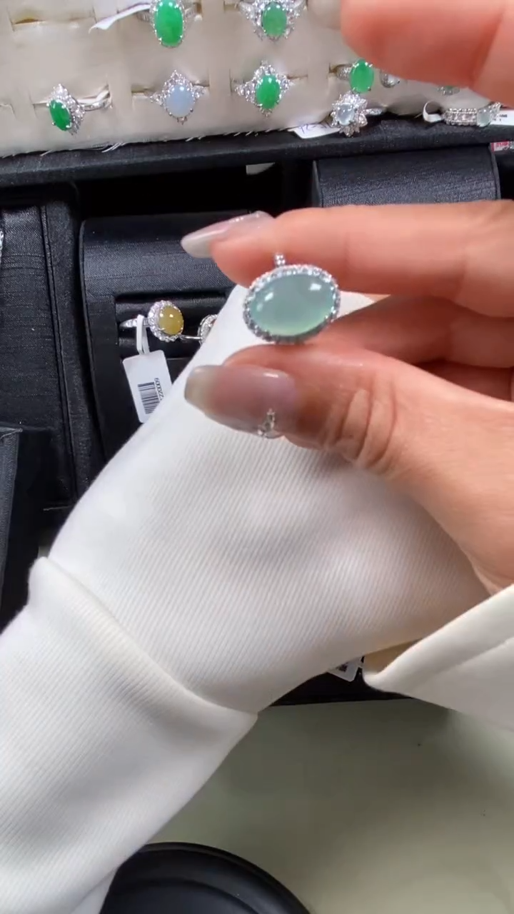 【闪购商品】翡翠戒指银S925镶嵌8283