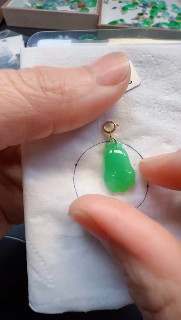 【闪购商品】翡翠吊坠(不含链)18K金镶嵌650