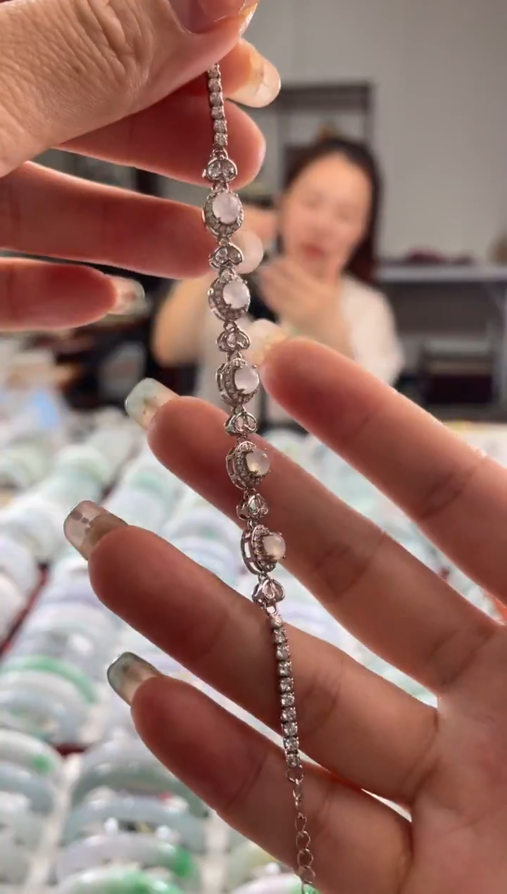 未镶嵌手链翡翠多样性发一