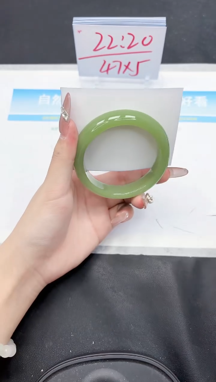 【闪购商品】石英质玉手镯未镶嵌225-60