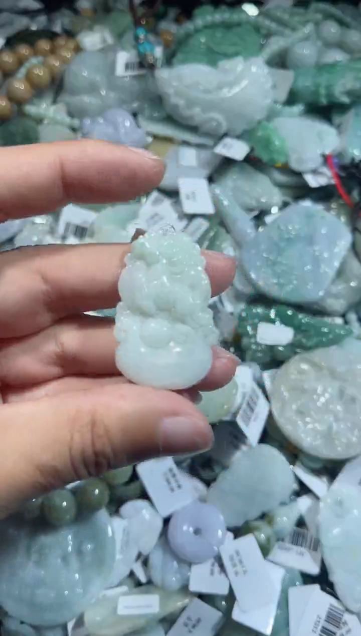 【闪购商品】翡翠颈饰未镶嵌00016491