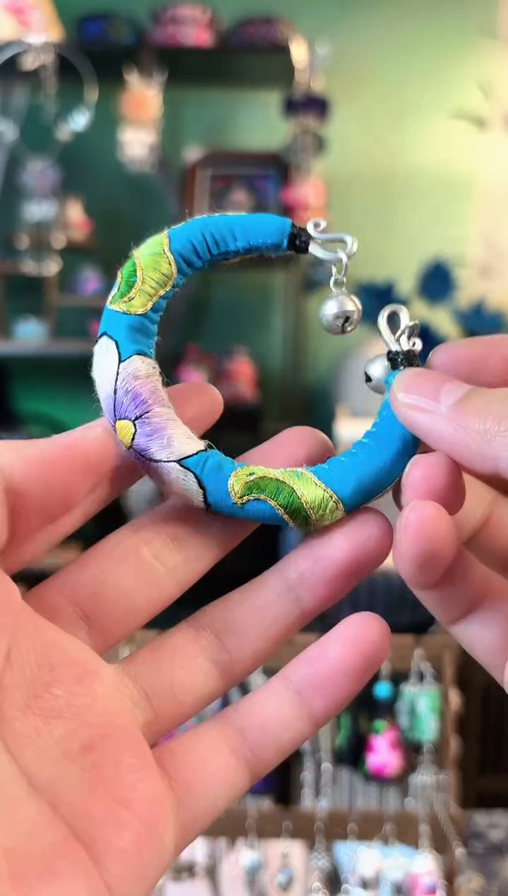 织绣彩云南阁非遗老绣饰品128