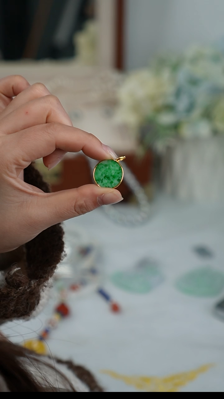 【闪购商品】翡翠吊坠(不含链)18K金镶嵌吊坠