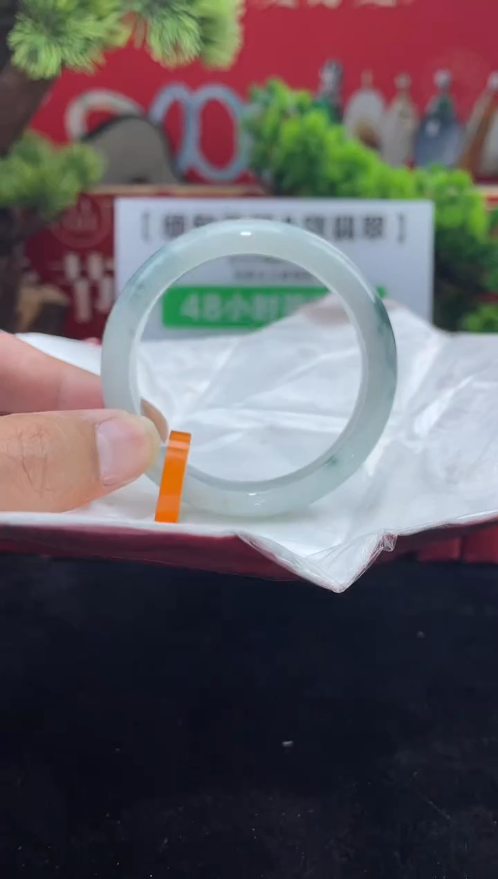 【闪购商品】翡翠手镯未镶嵌手镯1