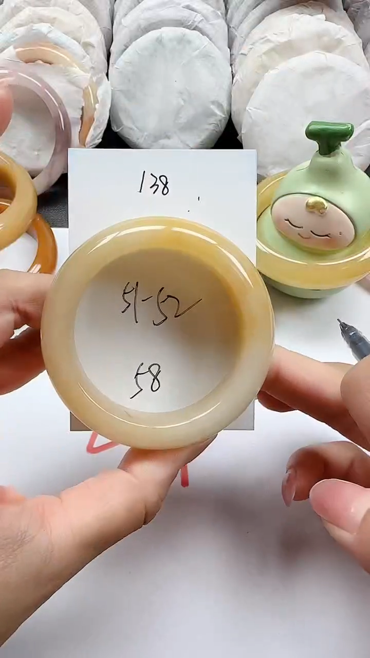 石英质玉手镯未镶嵌138+51562