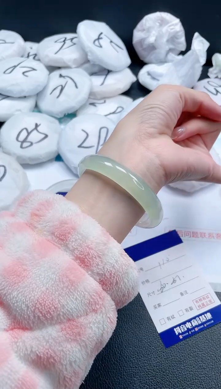 【闪购商品】石英质玉手镯未镶嵌 12J110-60