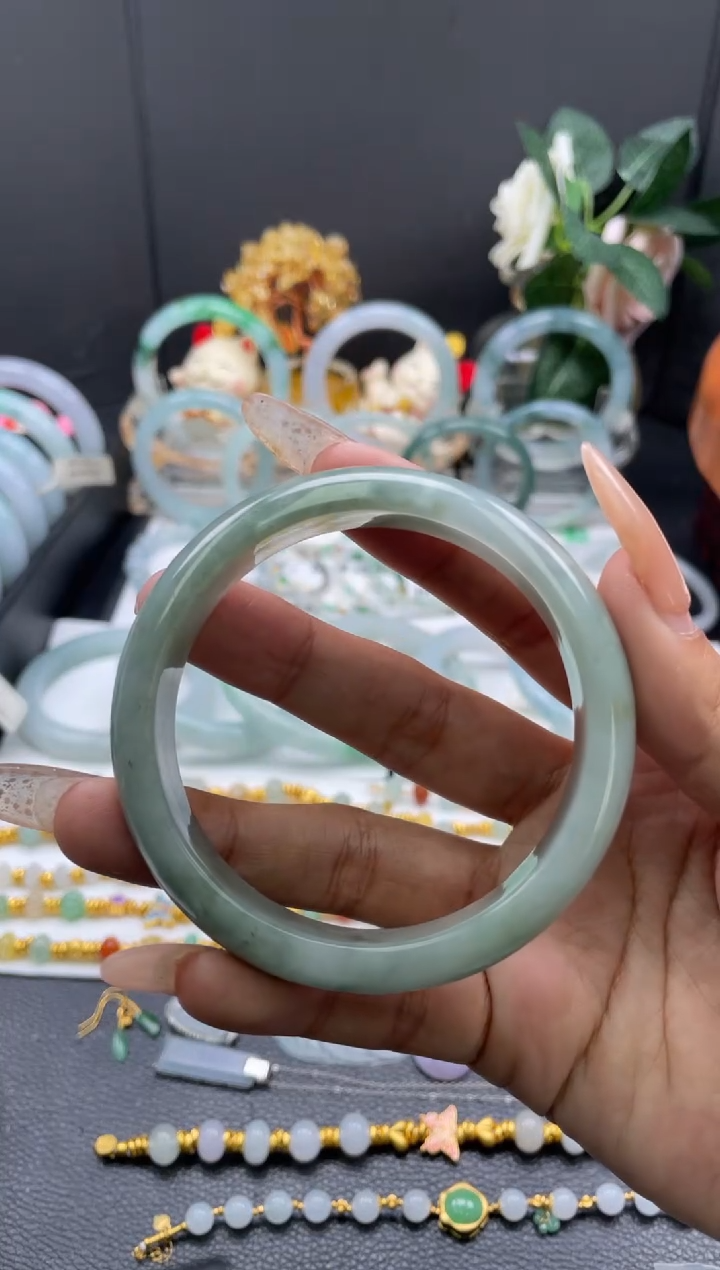 未镶嵌手镯翡翠手镯