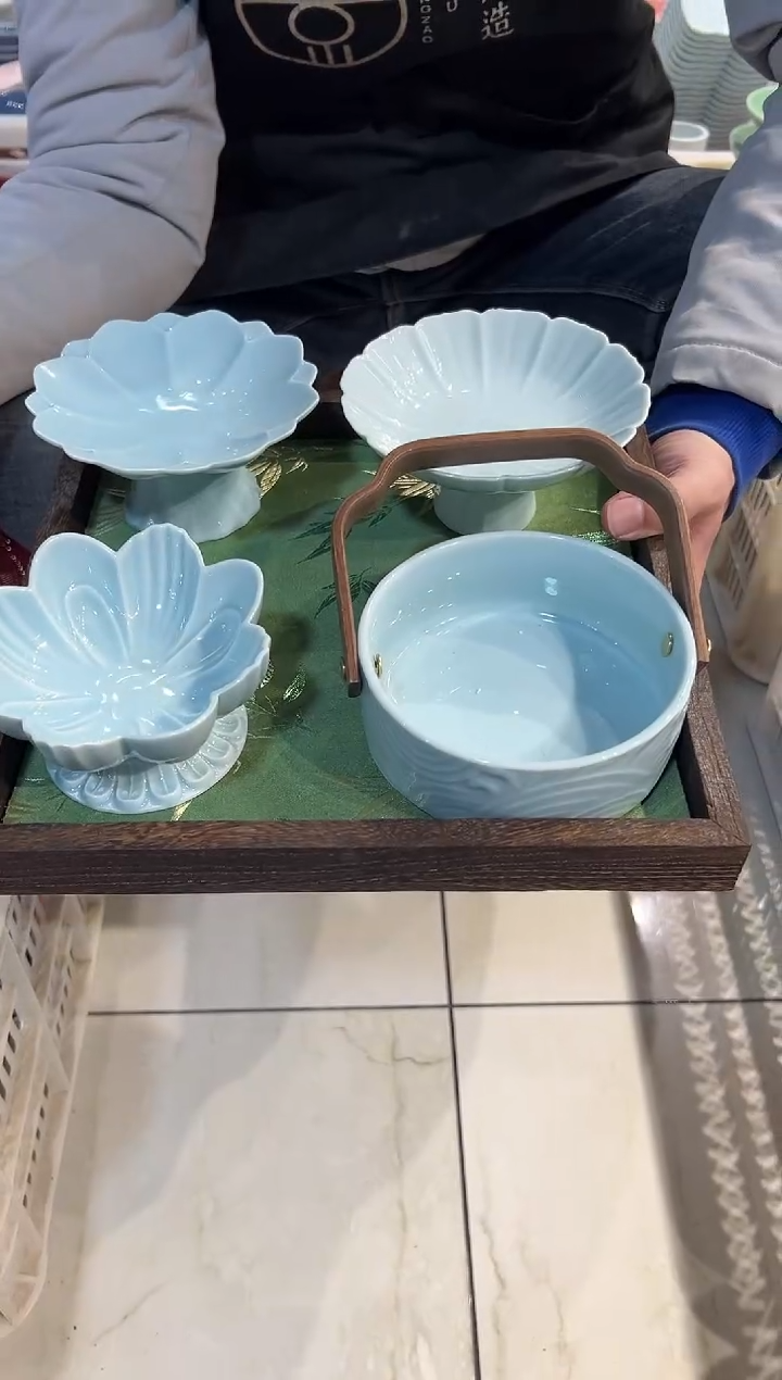 瓷片瓷正品果盘 带托盘布垫