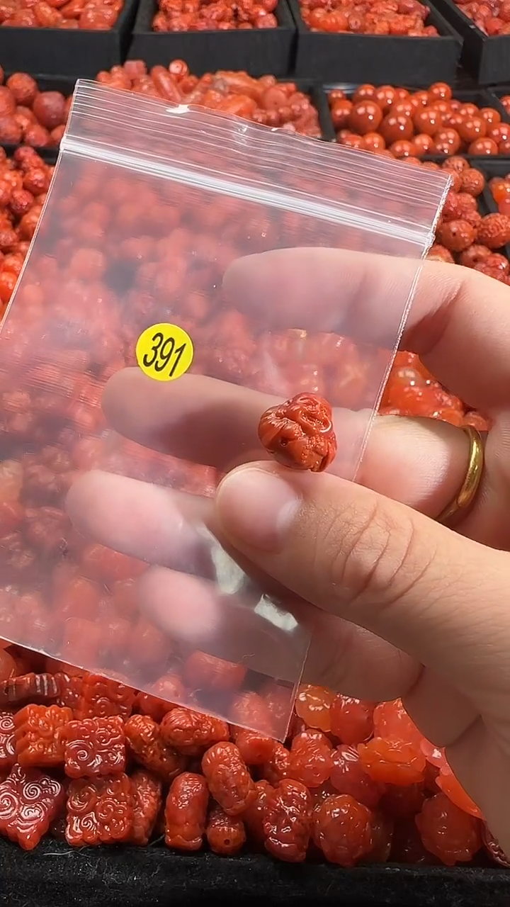 颈饰未镶嵌南红玛瑙1