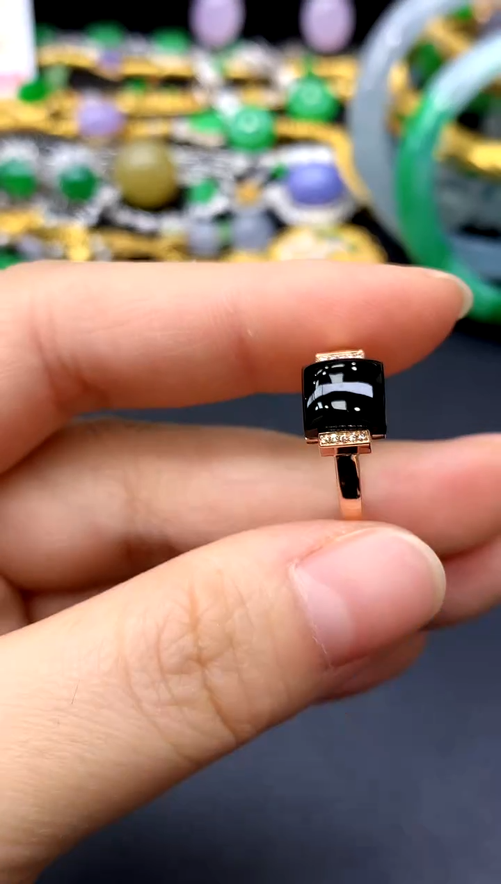 18K金镶嵌戒指翡翠242-中国好珍宝