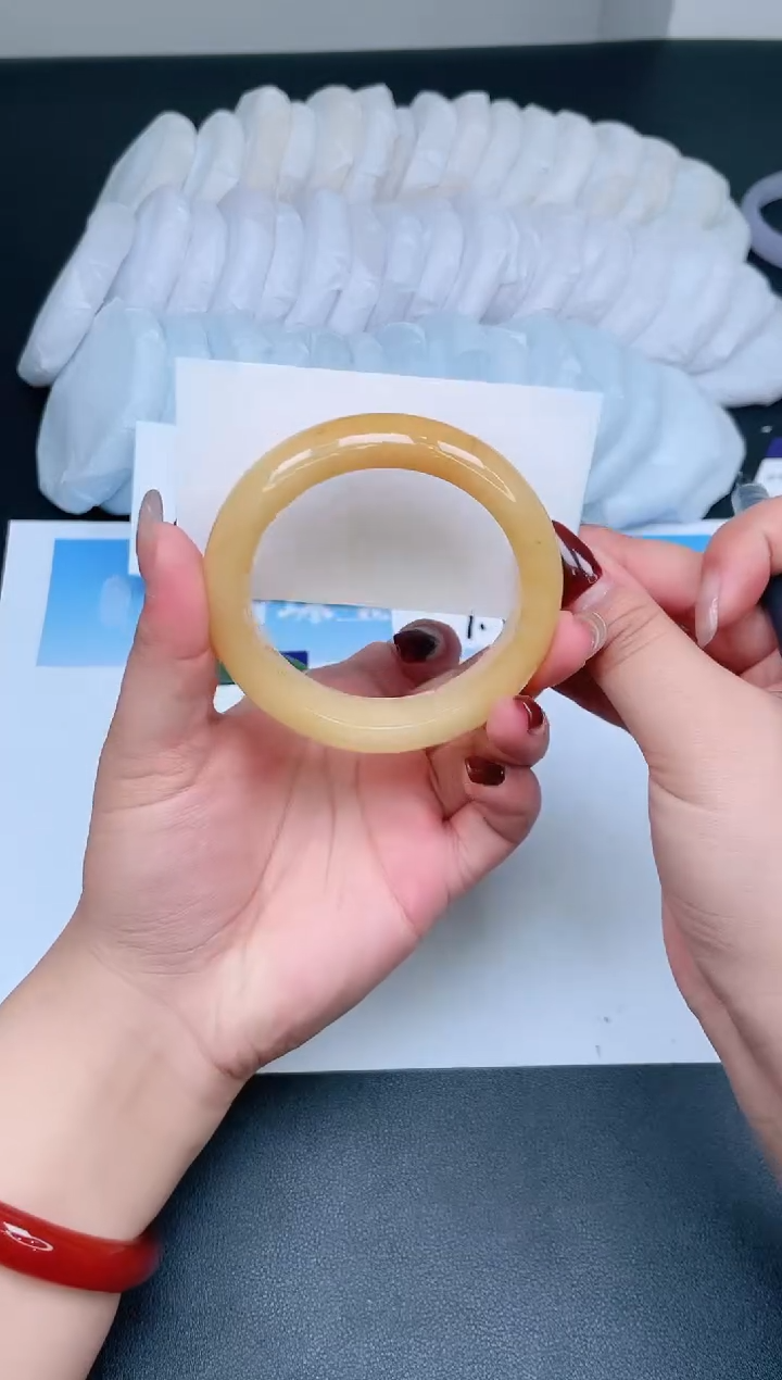 【闪购商品】石英质玉手镯未镶嵌43-57.5