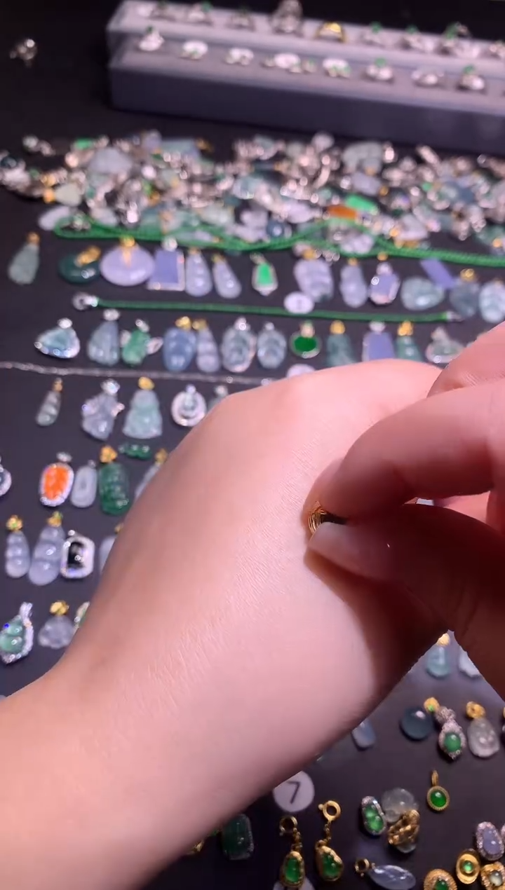 【闪购商品】翡翠颈饰银S925镶嵌11111