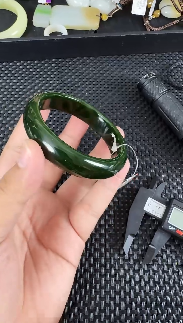 【闪购商品】和田玉（碧玉）手镯未镶嵌约59.5MM