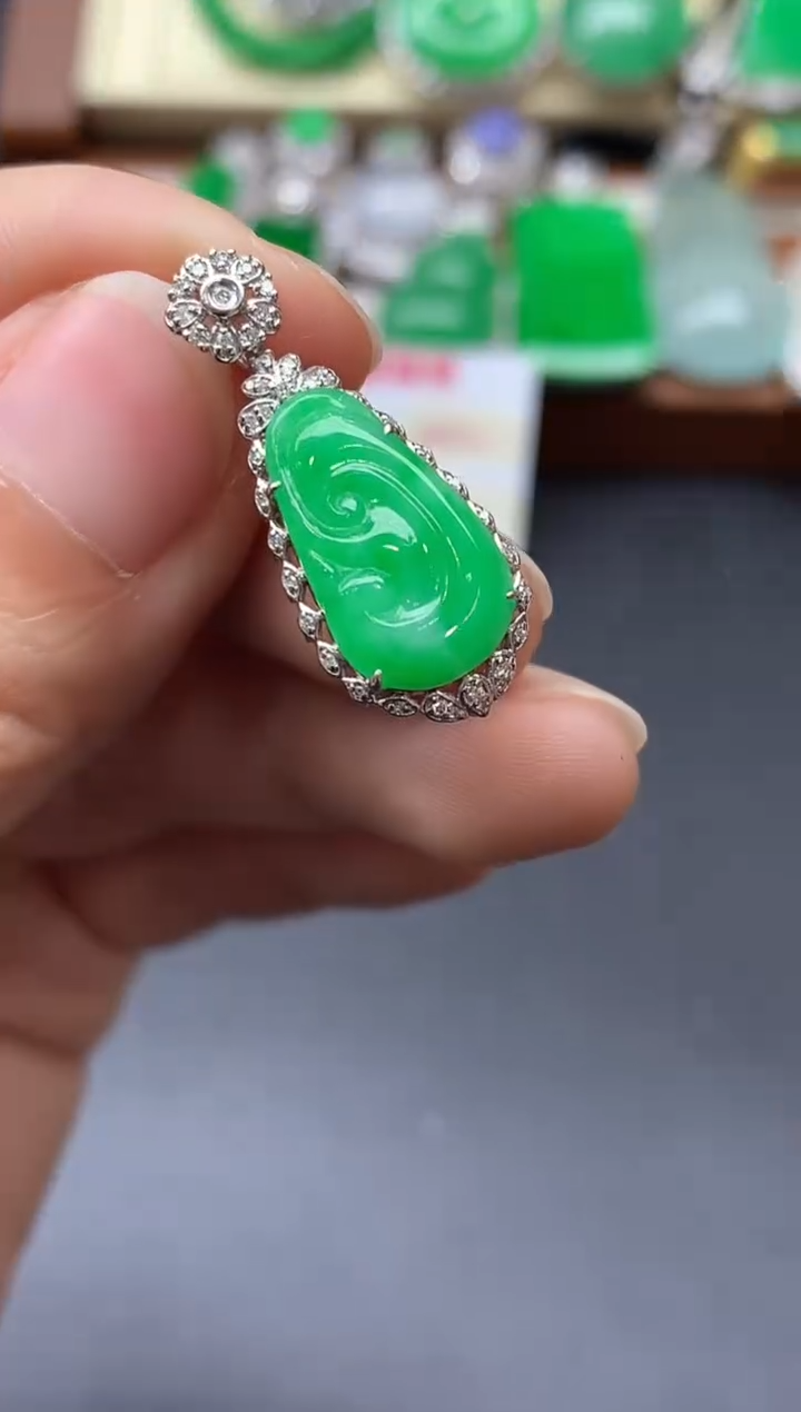 颈饰18K金镶嵌翡翠570-中国好珍宝