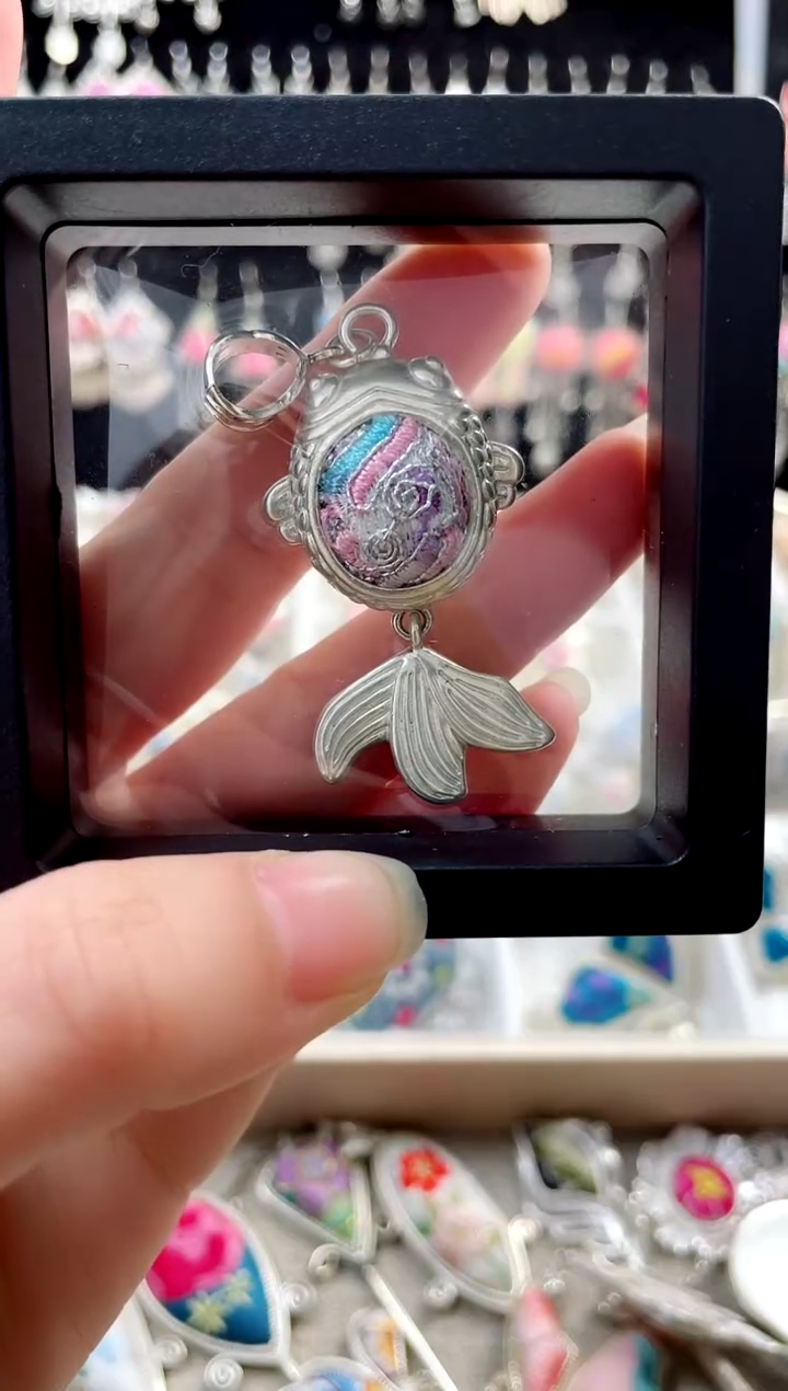 【闪购商品】织绣非遗刺绣饰品小吊坠