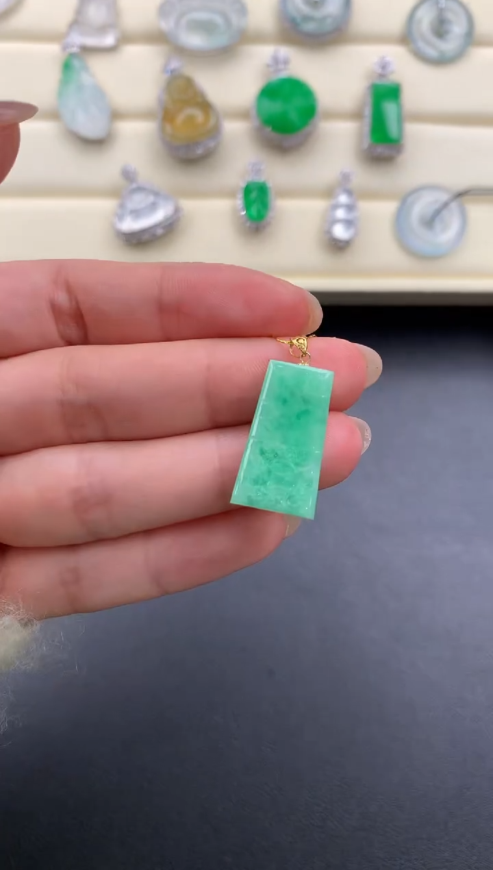 【闪购商品】翡翠颈饰18K金镶嵌X275     