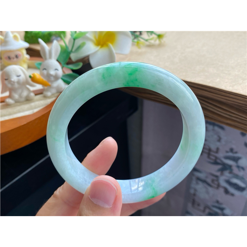 0919批8264号58.7-12.4-9.3阳绿的颜色就是漂亮绿意葱茏翡翠手镯