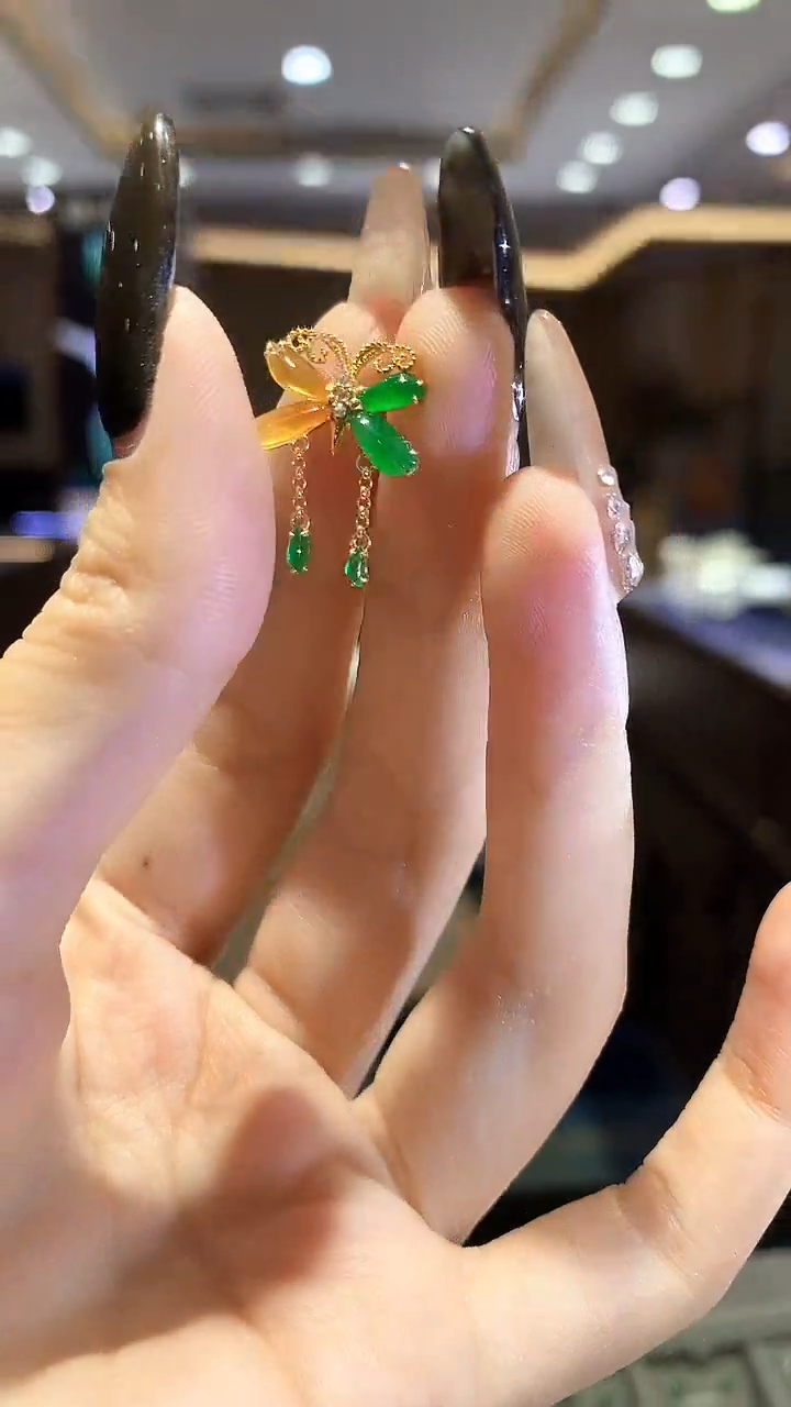 【闪购商品】翡翠吊坠(不含链)18K金镶嵌蝴蝶吊坠XGN