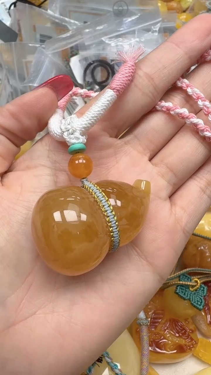 裸石琥珀未镶嵌如图