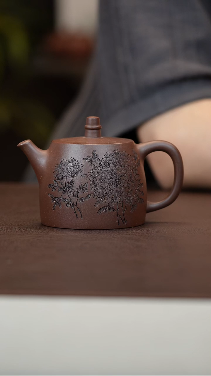 茶壶紫砂那****✈汉铎壶 260CC       
