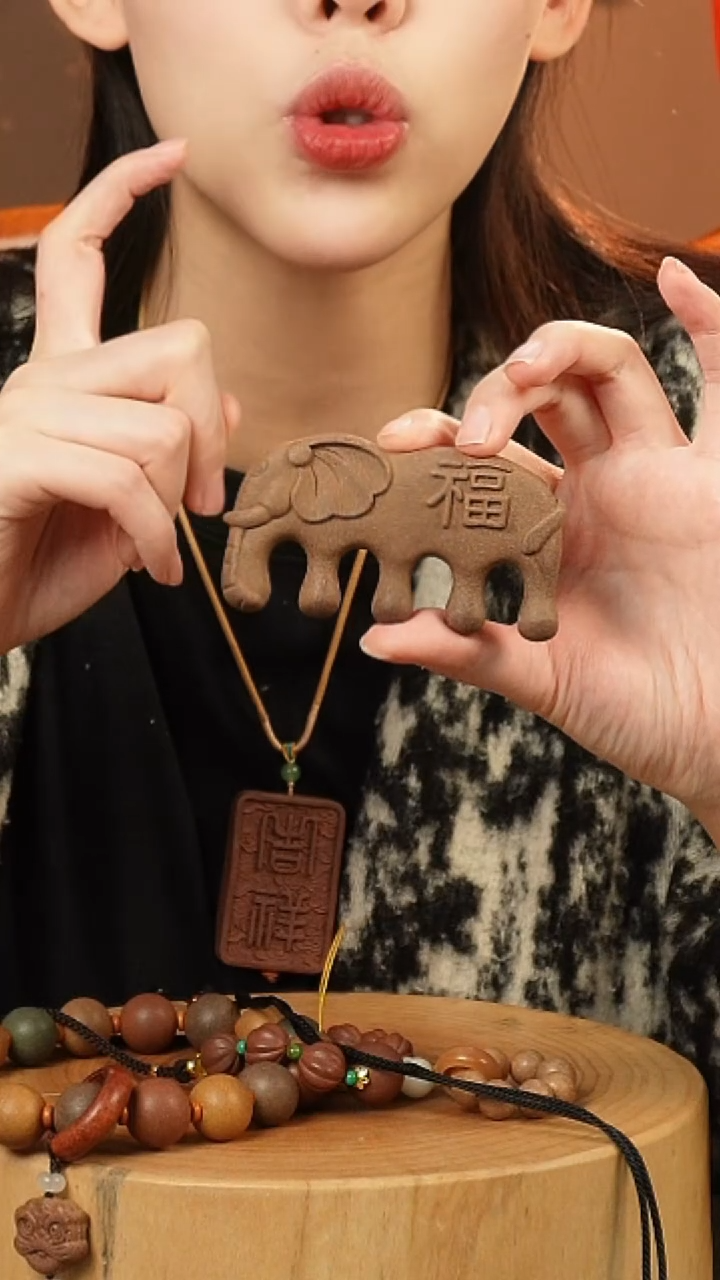 【闪购商品】泥塑乌云逍遥生发梳