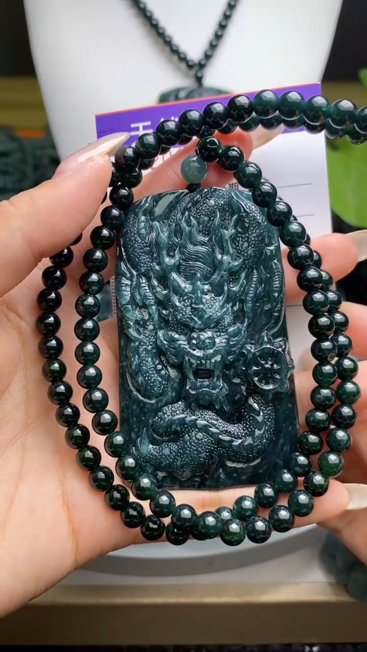 【闪购商品】翡翠未镶嵌颈饰