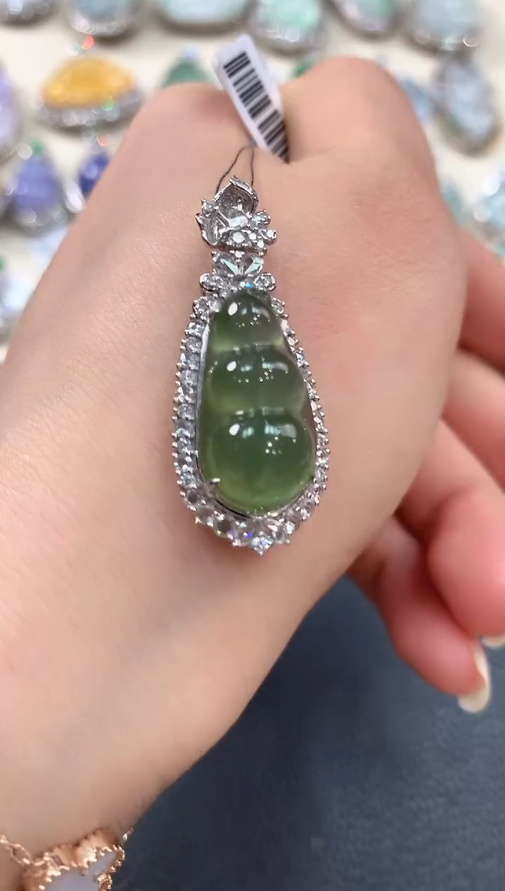 【闪购商品】翡翠吊坠(不含链)18K金镶嵌n61       