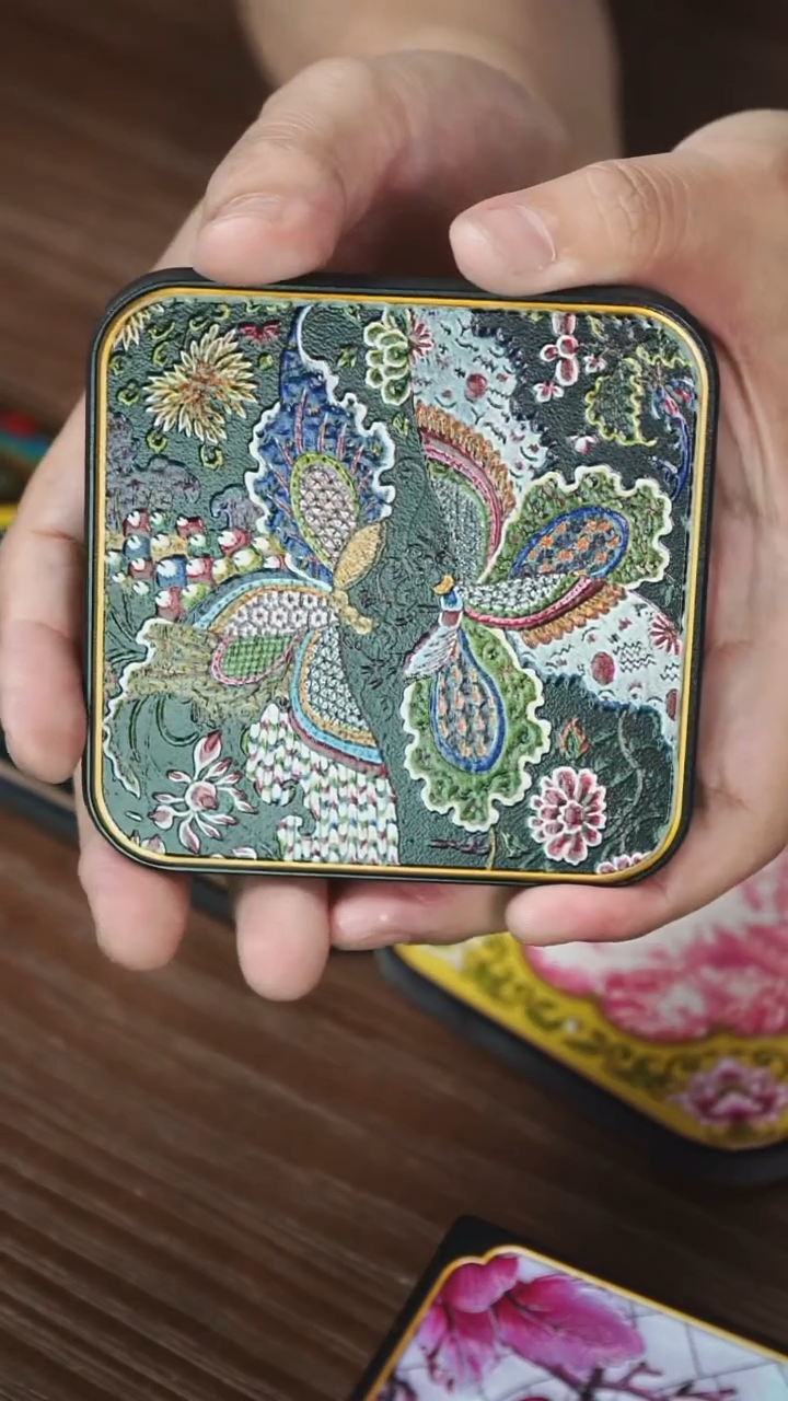 壹藏贰宝蝶恋花杯垫一片