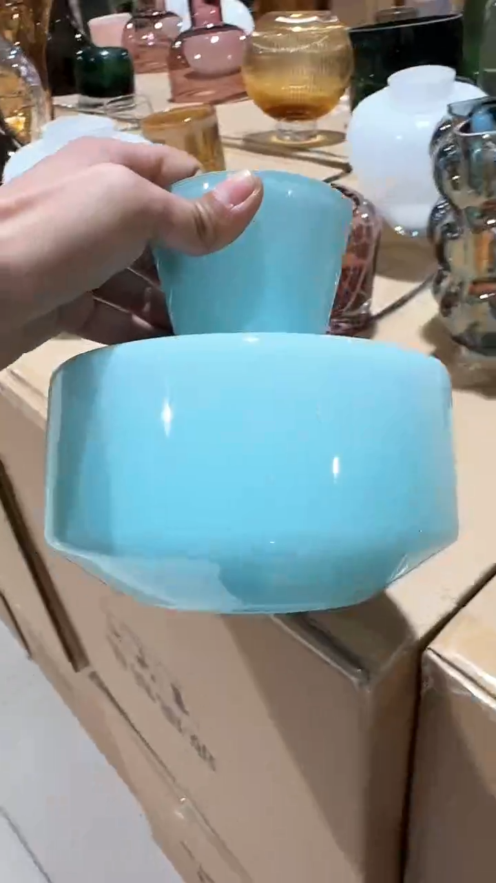 【闪购商品】玻璃蓝色扁瓶