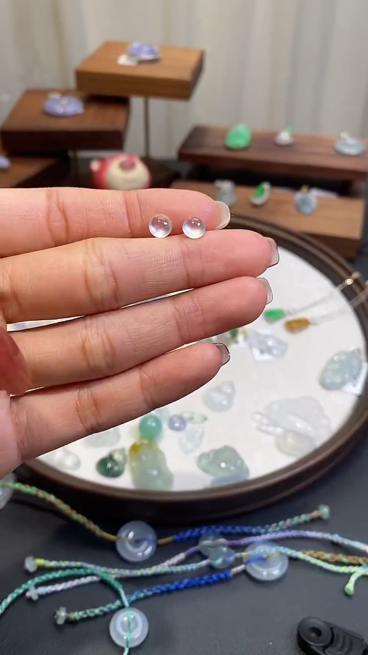 【闪购商品】翡翠颈饰未镶嵌蛋面1对