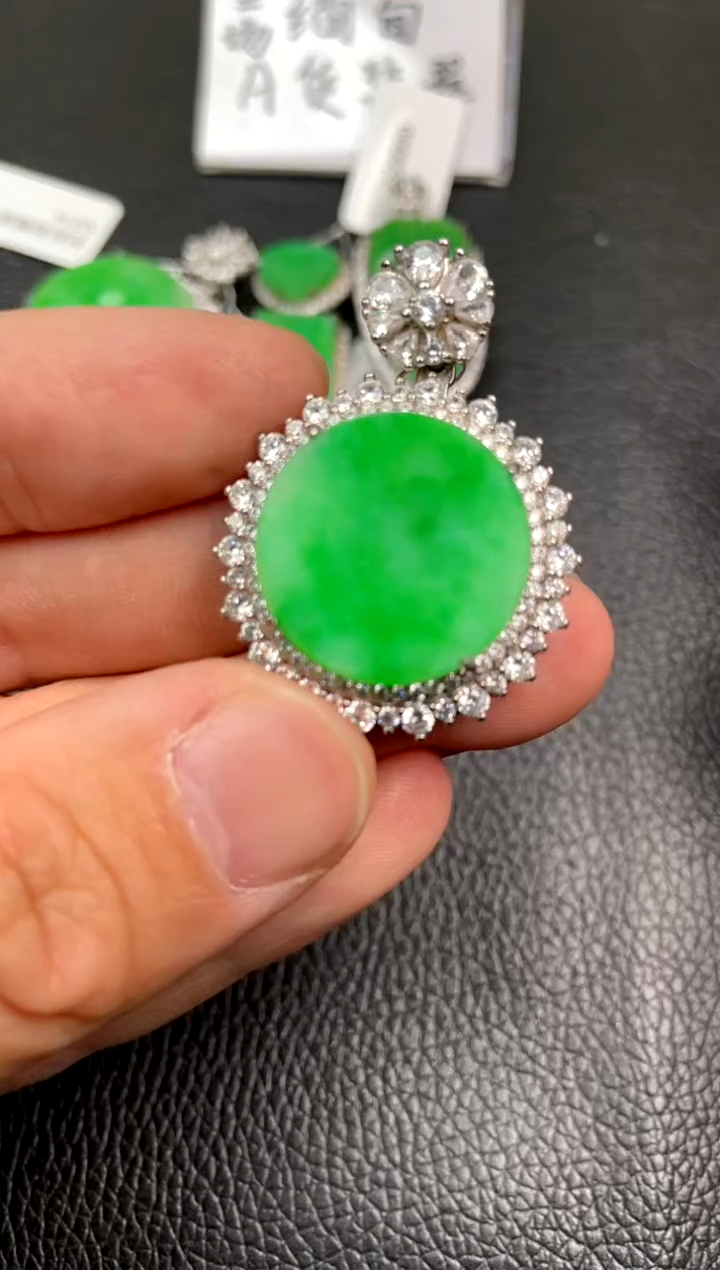 【闪购商品】翡翠吊坠(不含链)银S925镶嵌吊坠