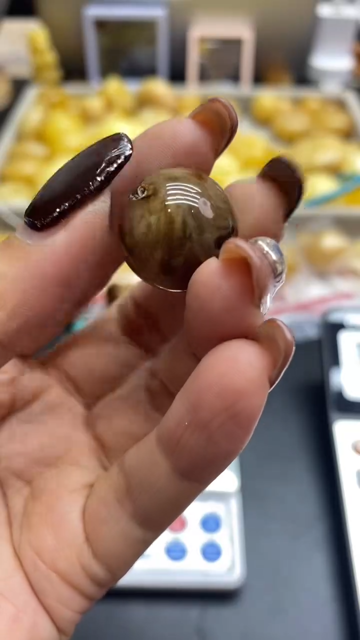 琥珀未镶嵌珠宝奇石.***?2684