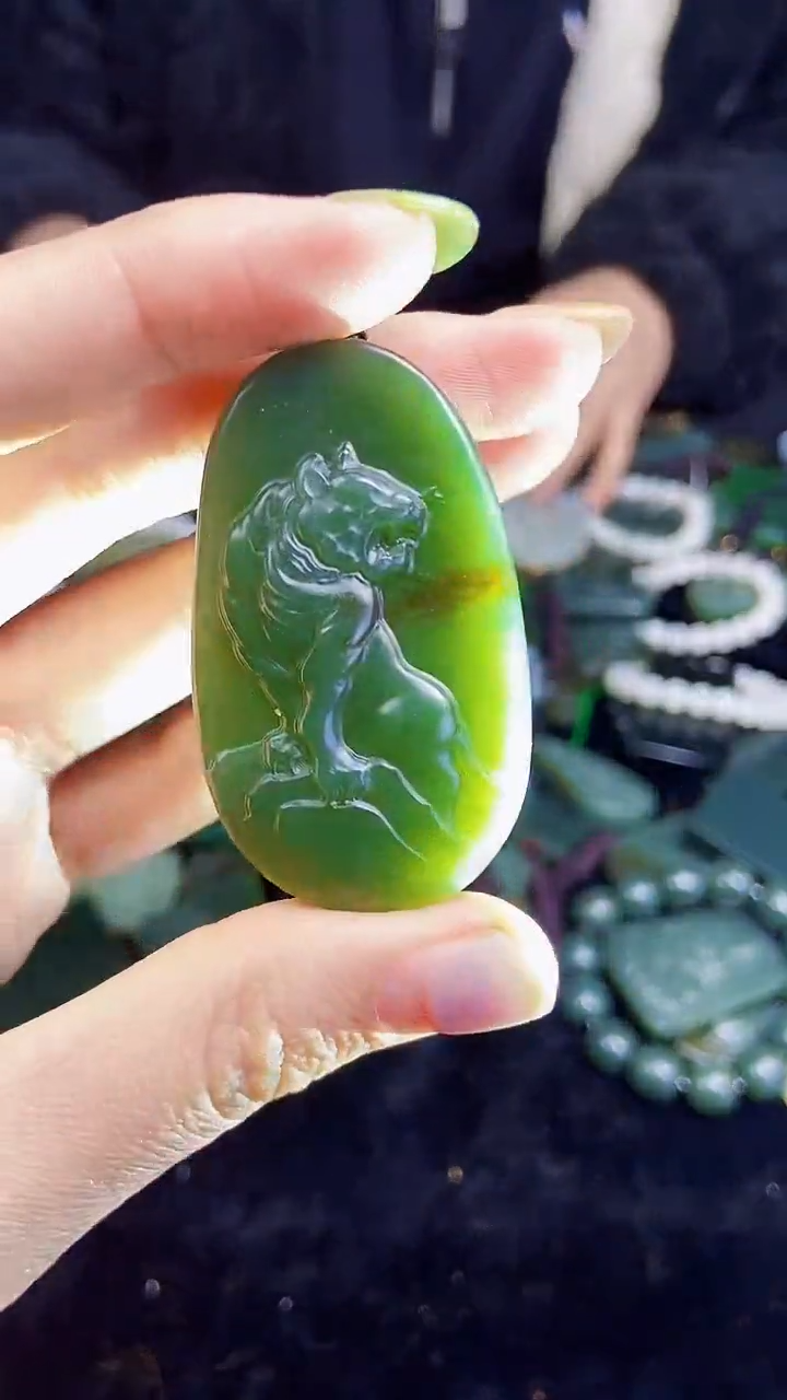 颈饰未镶嵌和田玉1