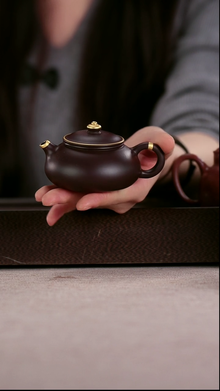 茶壶紫砂四号井茄皮紫泥描金小寒江