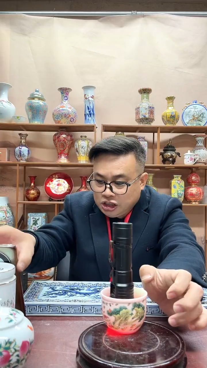 景德镇陶瓷红稀土杯1个
