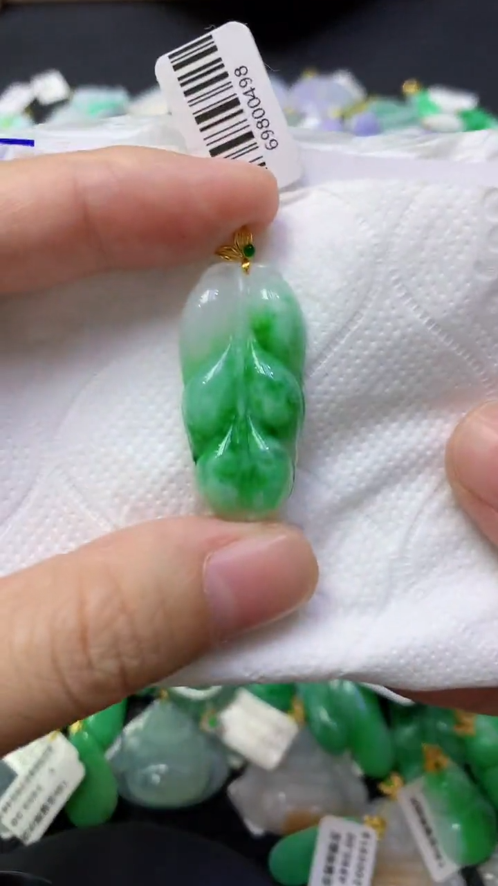 颈饰18K金镶嵌翡翠天然缅甸翡翠A货