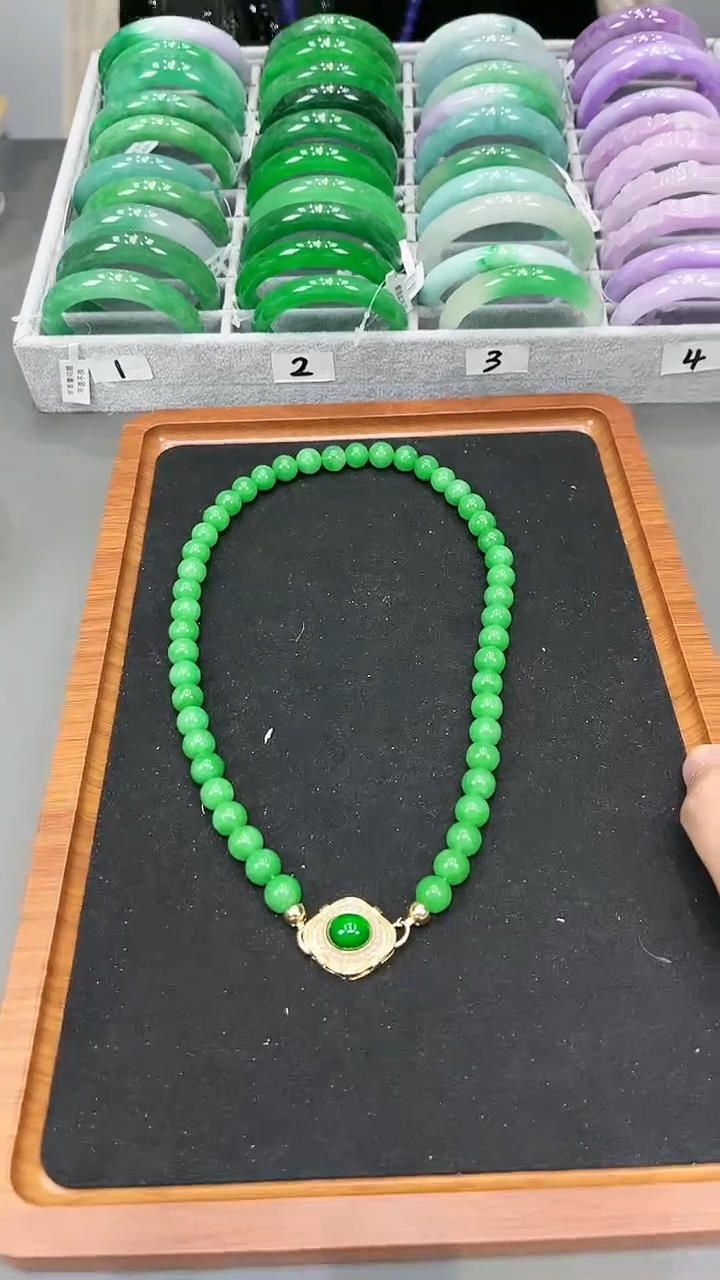 【闪购商品】翡翠颈饰未镶嵌s13满绿满色项链10.5mm