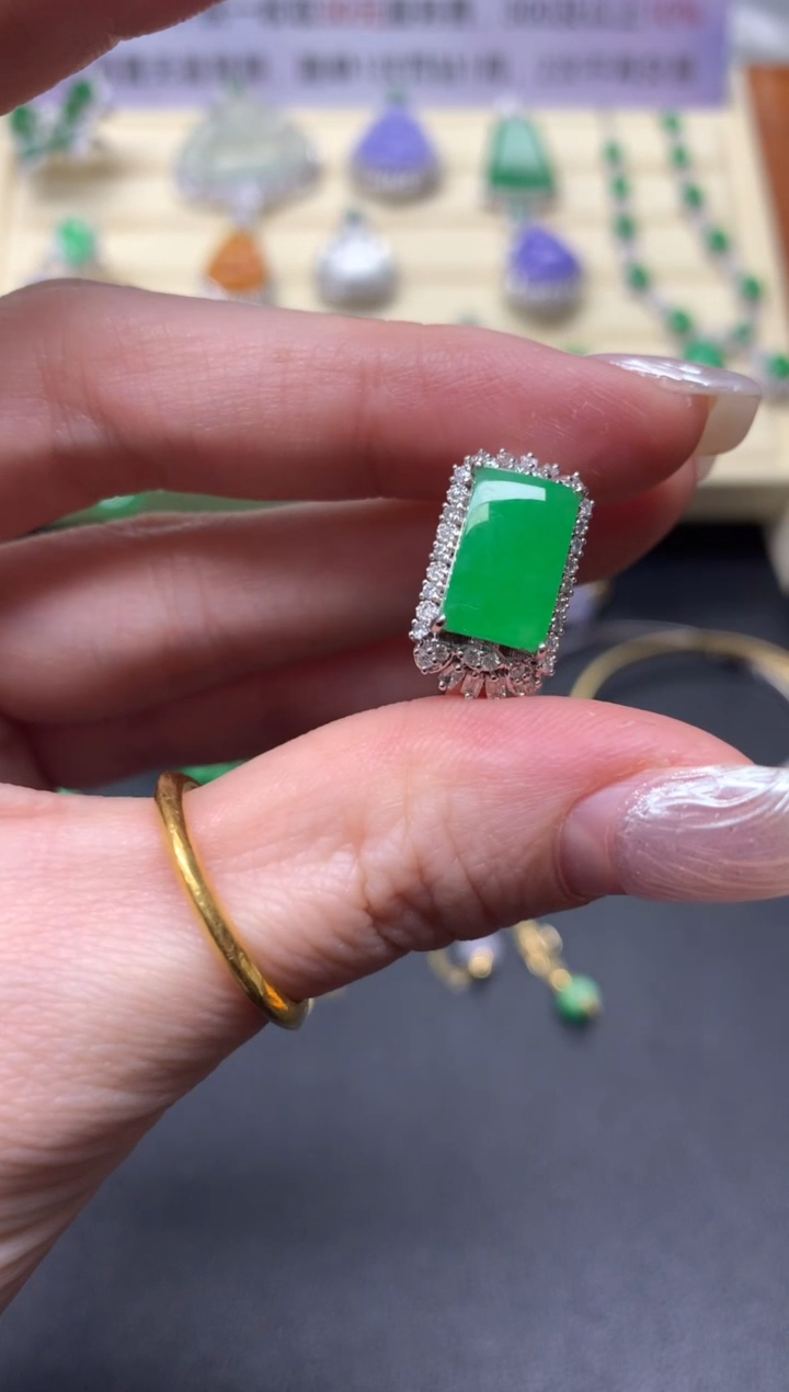 【闪购商品】翡翠戒指18K金镶嵌戒指|8000+800