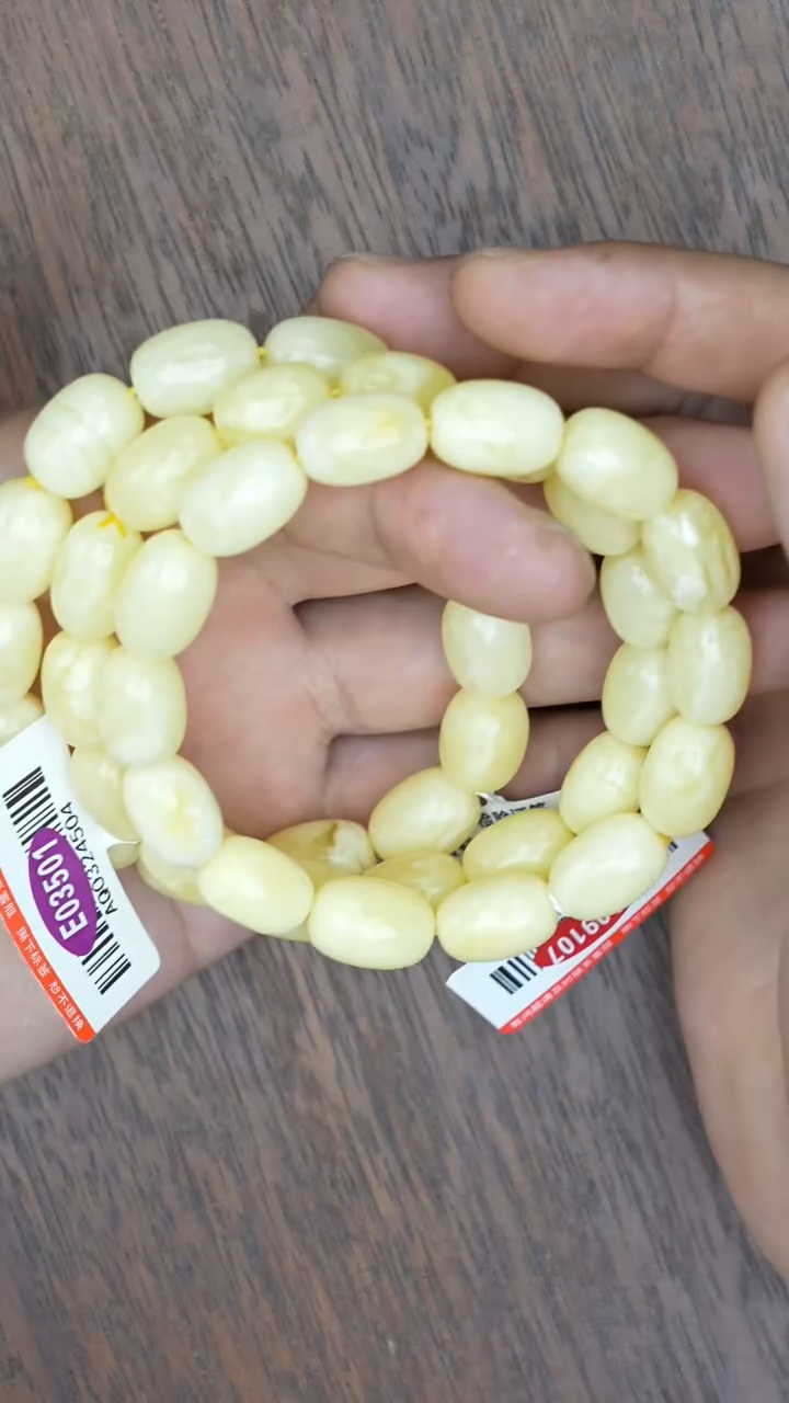 【闪购商品】琥珀裸石未镶嵌白蜡枣珠手串多样性发其一