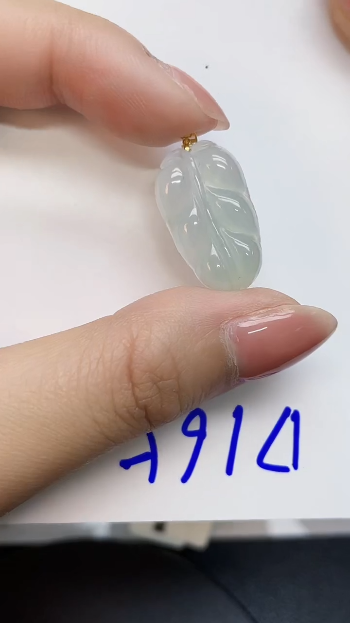 翡翠18K金镶嵌颈饰0000000000