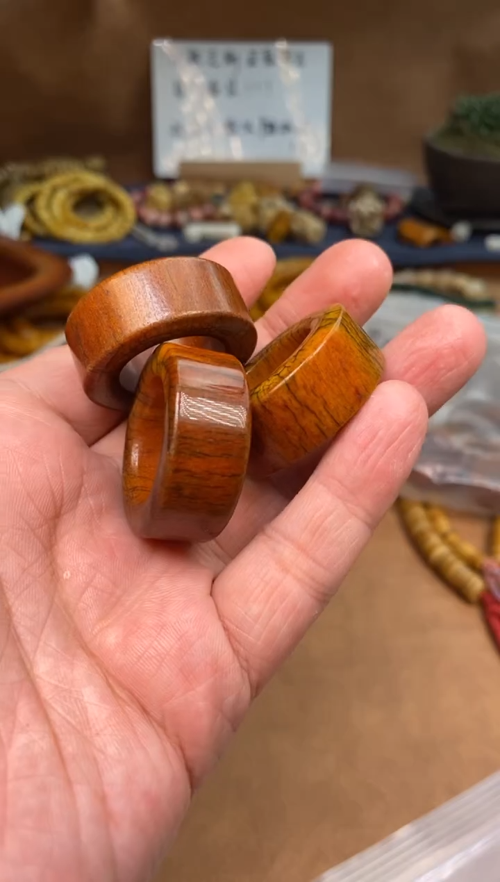 【闪购商品】牛骨其他杂件151-老料扳指-有棕裂