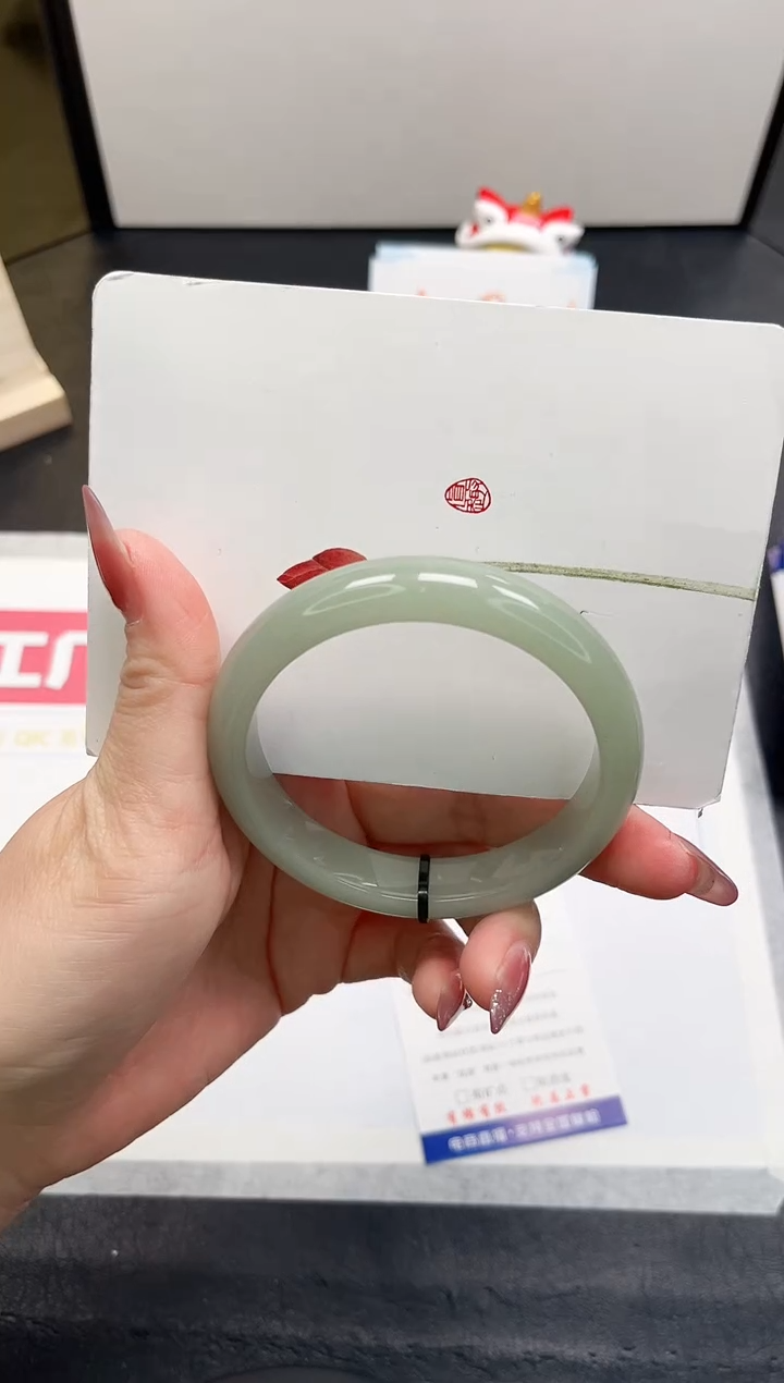 【闪购商品】石英质玉手镯未镶嵌169-58.4